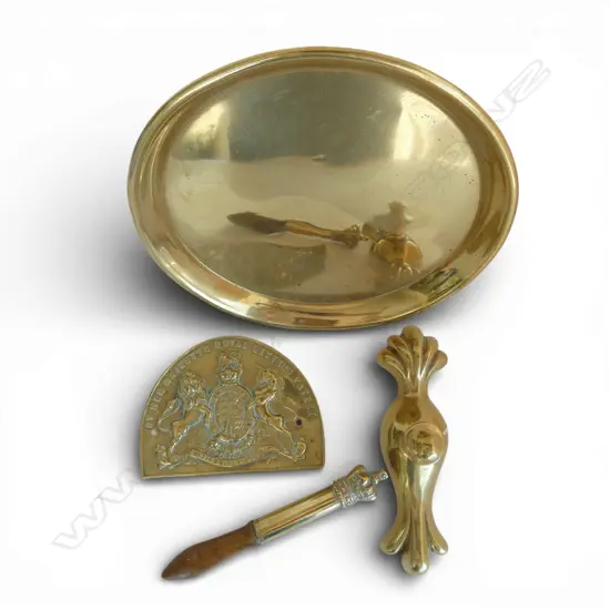 Asst. brass; tray W. 255mm, door stop, crowned knocker plus royal letters patent plaque 