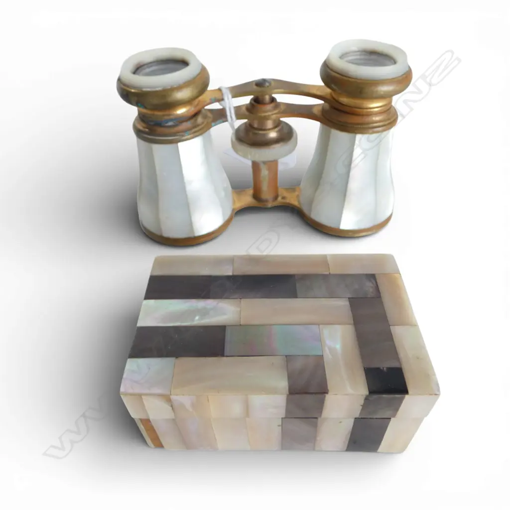 VINAGE MOP OPERA GLASSES & SML MOP TRINKET BOX Image 1++