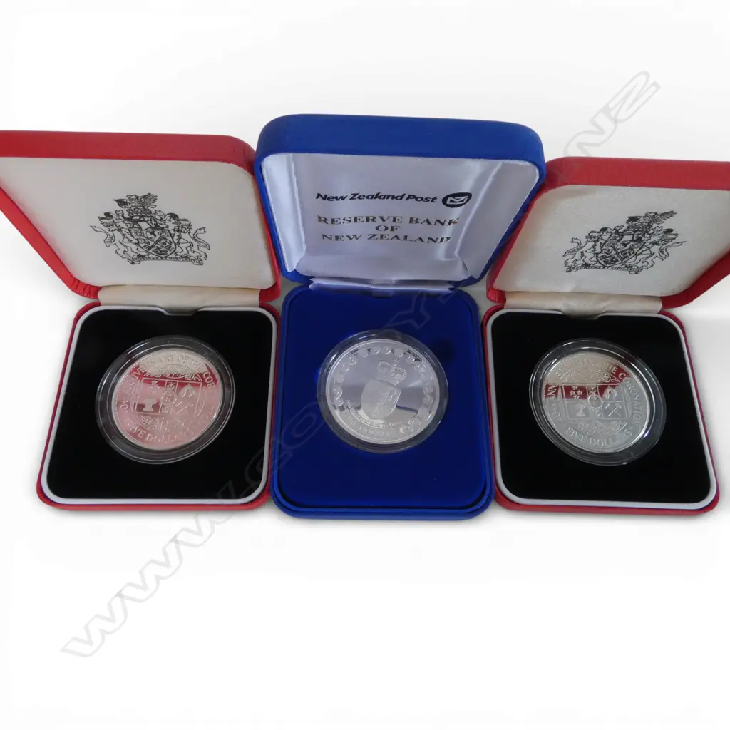 2 N.Z. 40th ANN. CORO. $5 .925 SILVER PROOF COINS 54.44gms + 2006 QE II 80th BIRTHDAY $1 .999 SILVER PROOF COIN 31.10gms Image 1++