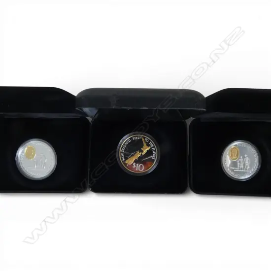 2 N.Z. 1995 SALUTE TO BRAVERY $20 .925 PROOF CAMEO COINS + N.Z. 2000 MILLENNIUM $10 .925 PROOF 22ct COIN 90.28gms