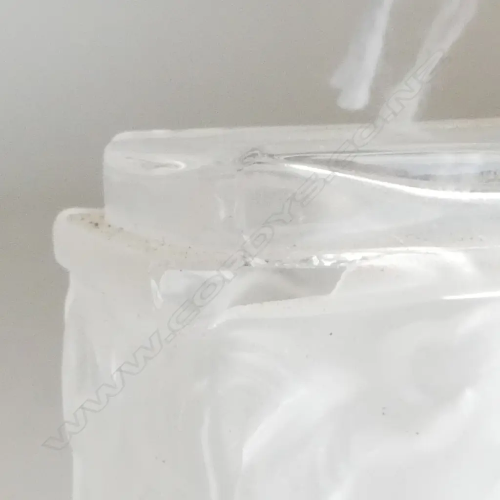 ART DECO MOLINARD LALIQUE PERFUME BOTTLE H.110mm FAULTED (CHIP BREAK TO ONE CORNER) Image 1++