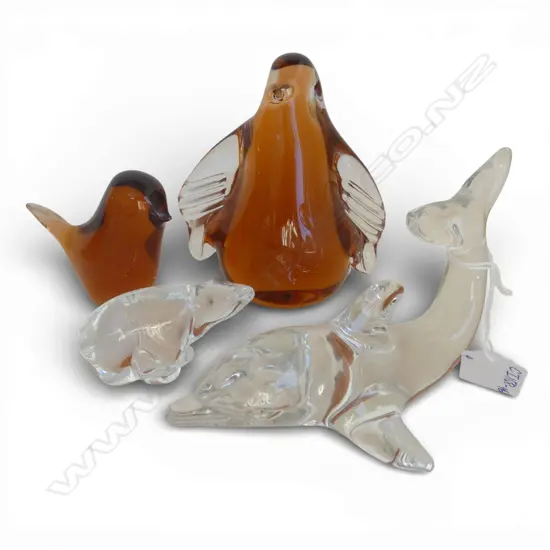 4 ART GLASS SCULPTURES: 2 Amber glass Wedgwood pces(penguin H.135mm) + Villeroy & Boch dolphin L.145mm +  Hadeland bear