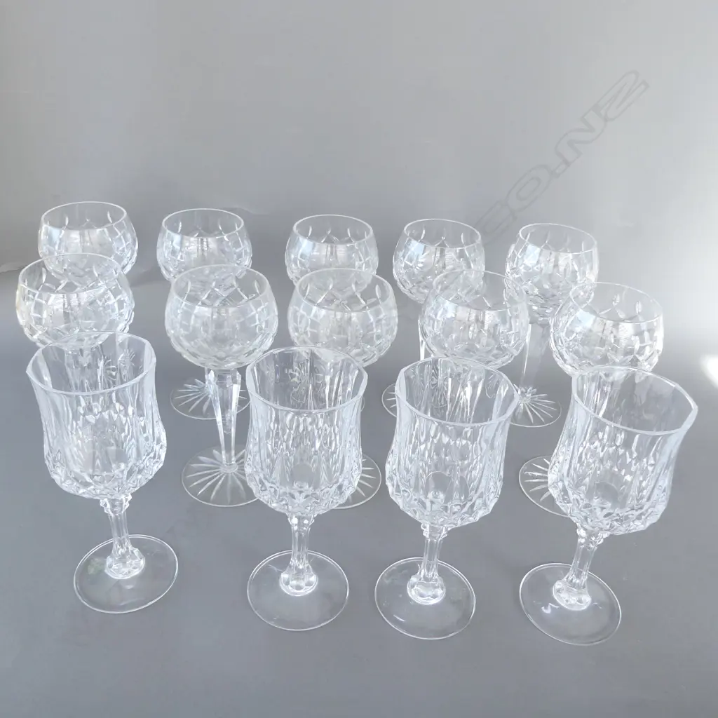 10 CRYSTAL WINE GLASSES + 4 GLASS WINE GLASSES Image 1++