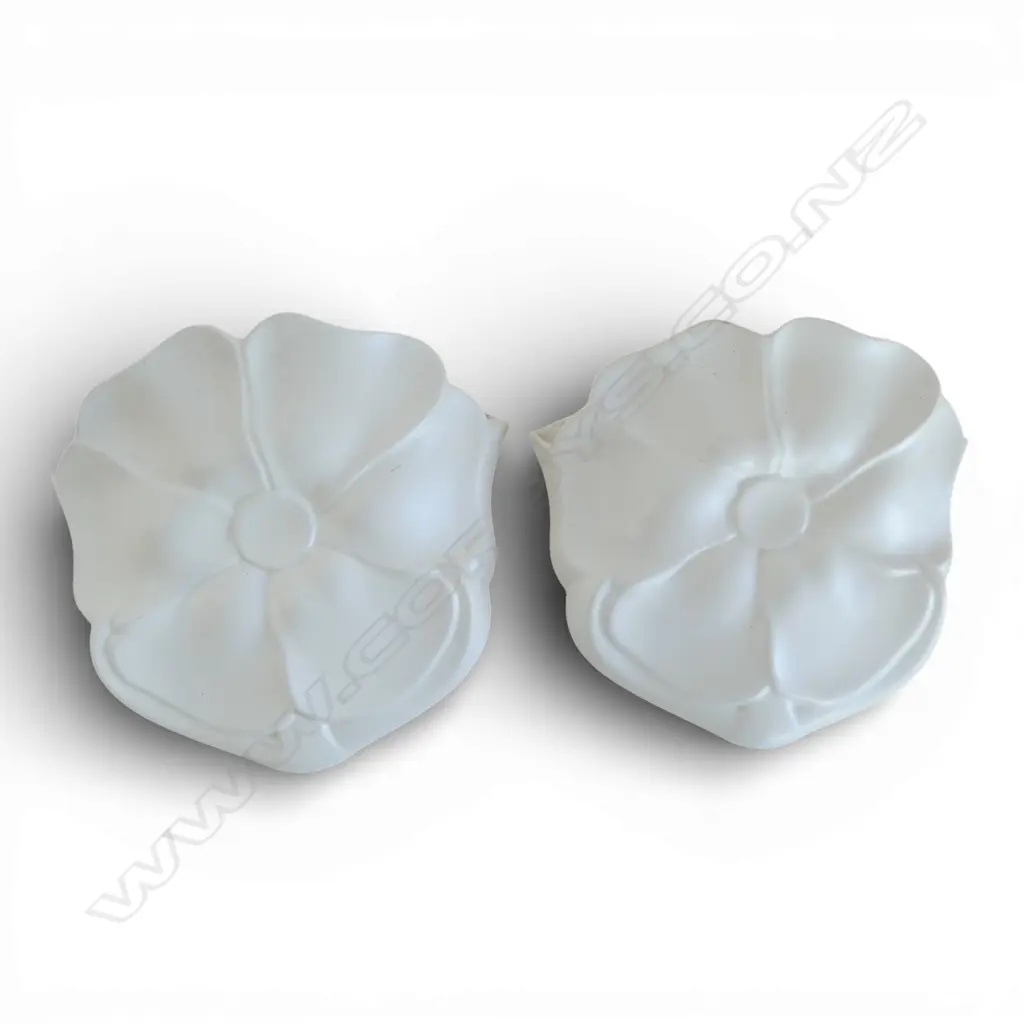 2 CROWL LYNN MOUNT COOK LILY WALL POCKET H.200mm Image 1++