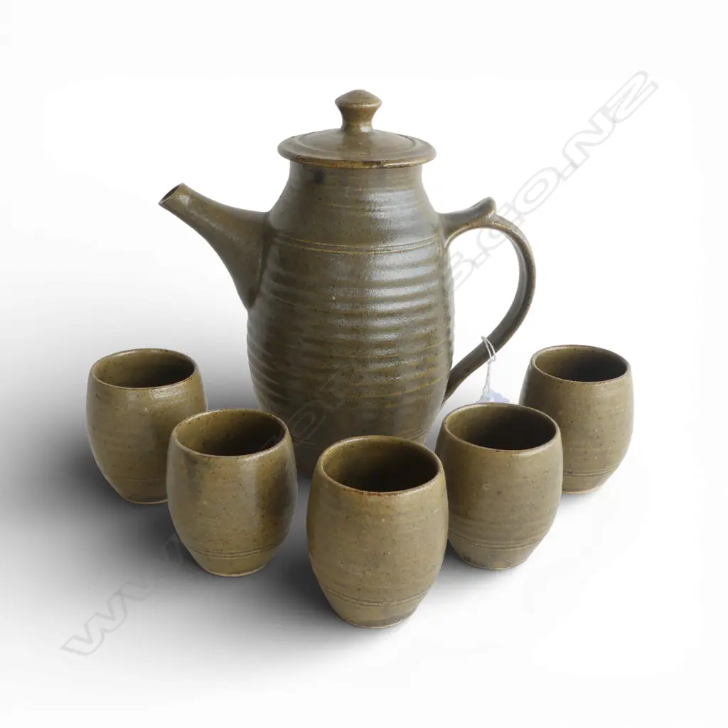 CARRICK OLIVER N.Z. STUDIO POTTERY COFFEE POT & 5 CUPS Image 1++