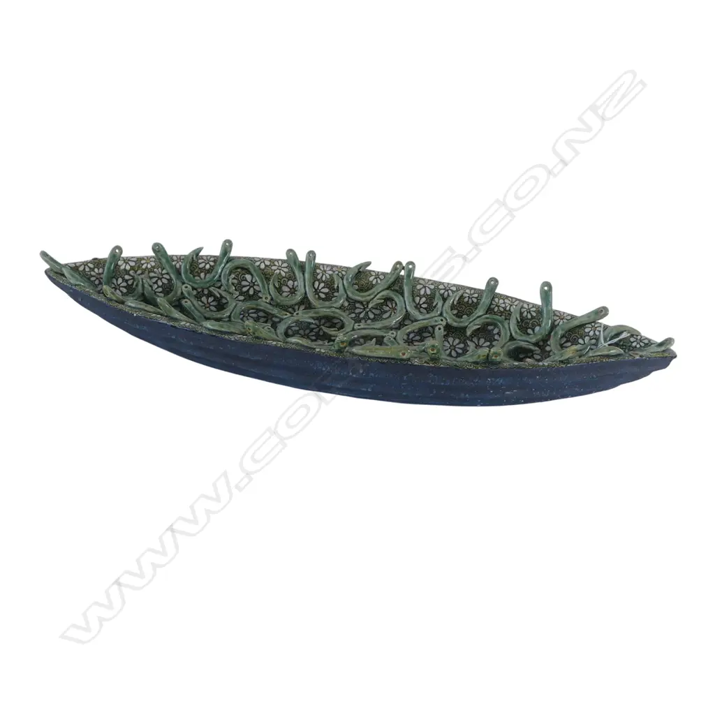 KEUM SUN LEE CANOE SHAPED TABLE SCULPTURE w DAISY & FISH HOOK DETAIL, L.580mm Image 1++