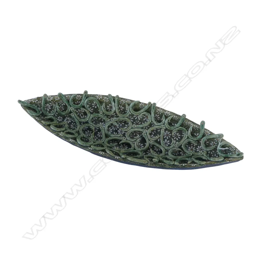 KEUM SUN LEE CANOE SHAPED TABLE SCULPTURE w DAISY & FISH HOOK DETAIL, L.580mm Image 1++