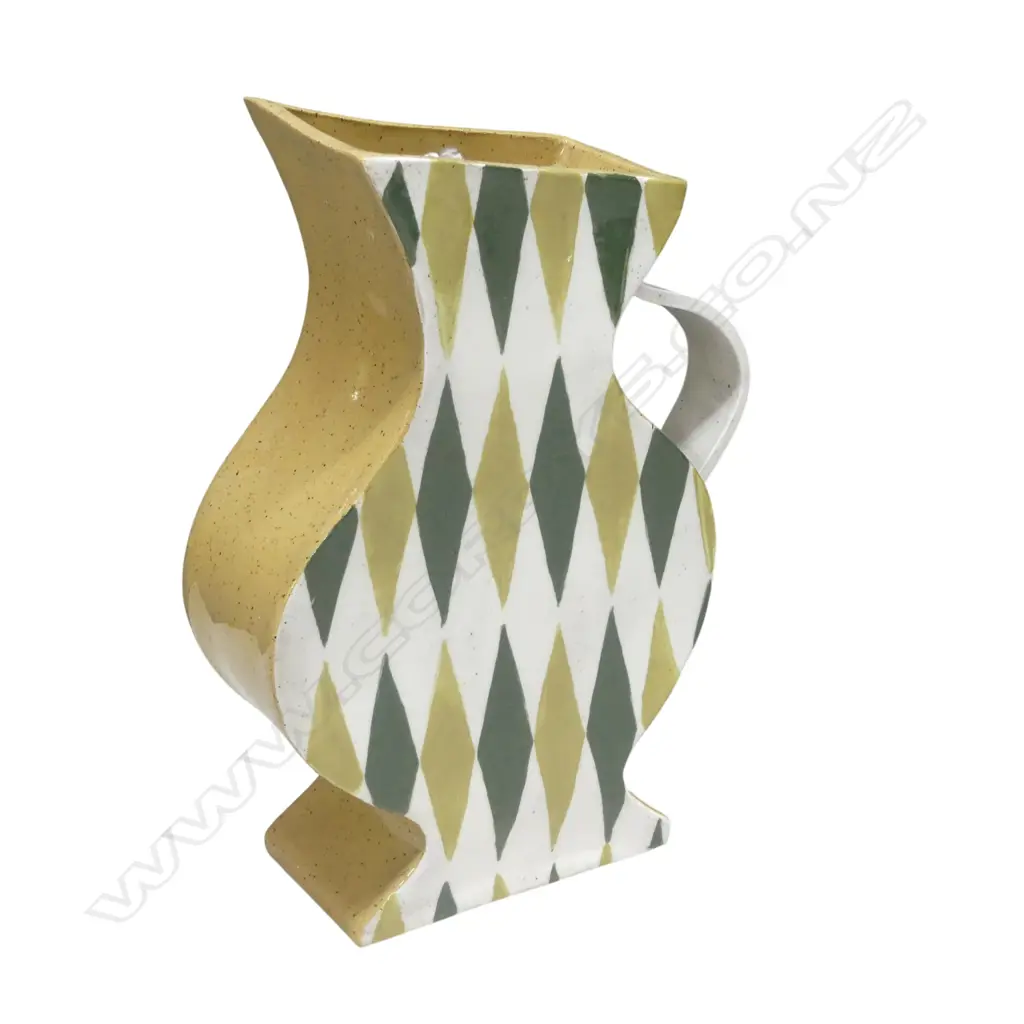 HARLEQUIN IN GREEN SCULPTURAL JUG H.330mm Image 1++