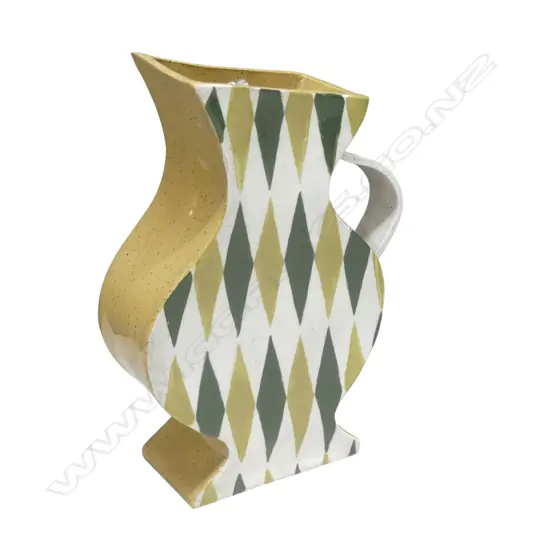 HARLEQUIN IN GREEN SCULPTURAL JUG H.330mm