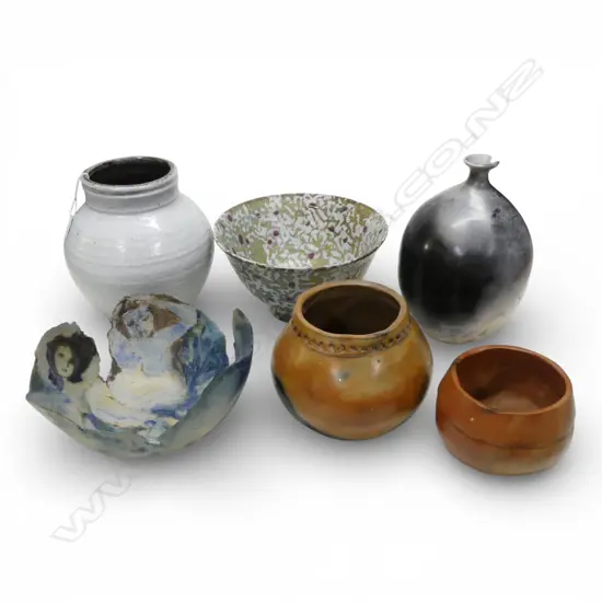 ASST. STUDIO POTTERY INCLUDING SHINO GLAZE POT H.210mm & RAKU FIRED POTS (FAULTED)