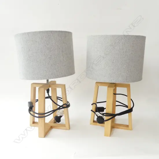 PR MODERN TABLE LAMPS H.440mm