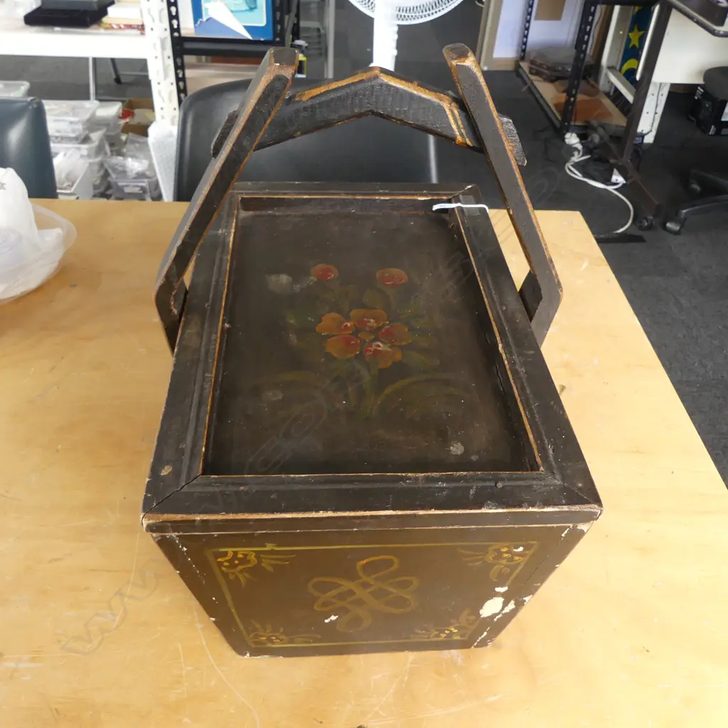 HAND PAINTED WEDDING BASKETW.355mm Image 1++