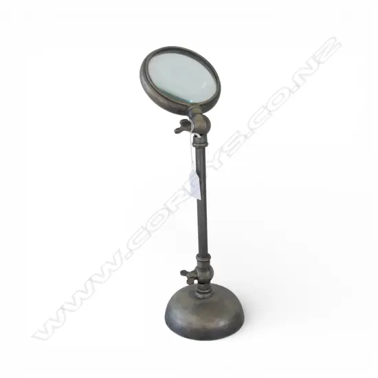 MAGNIFYING LENS ON ADJUSTABLE STAND H.350mm