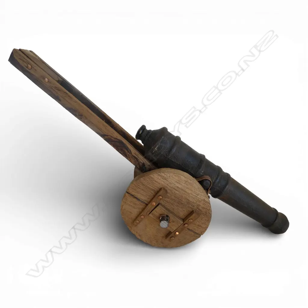 CAST IRON MODEL CANNON on handbuilt wooden base, L.335mm Image 1++