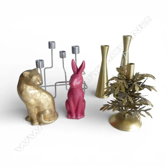 5 DECOR PCES; 4 CANDLESTICKS (PR+2) H.255mm, GOLD CAT & RED RABBIT