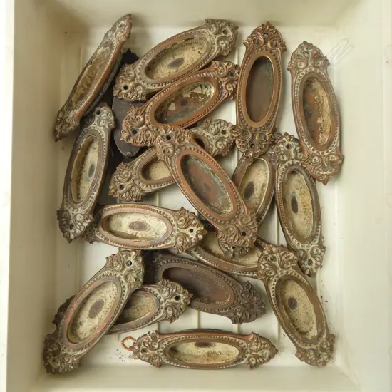 18 METAL HANDLES 130x40mm