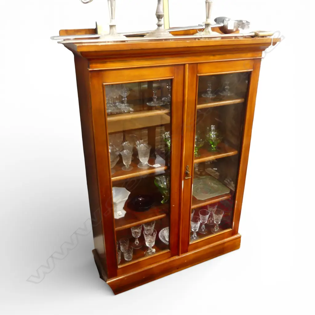 A GOOD NZ COLONIAL KAURI GLAZED BOOKCASE THE 2 DOORS ENCLOSING 3 ADJUSTABLE SHELVES 940 x 330 x 1300mm Image 1++