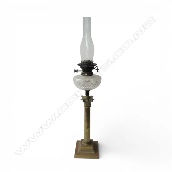VICTORIAN CORINTHIAN COLUMN OIL LAMP BY HAWKSWORTH EYRE & CO LTD, SHEFFIELD  825MM (h)