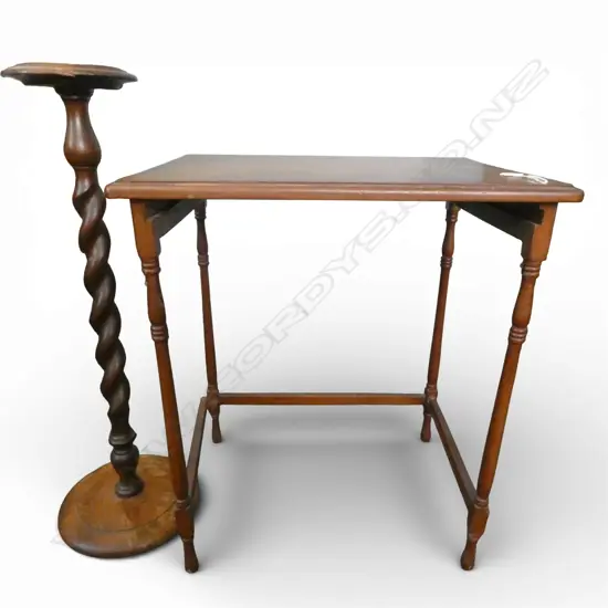 OAK BARLEY TWIST STAND H.670mm + SMALL TABLE