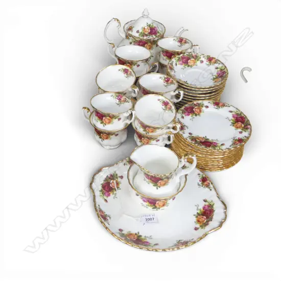 ROYAL ALBERT COUNTRY ROSES 12 PCE TEA SERVICE, TRIOS, TEA POT, MILK JUG, SUGAR BOWL SERVING PLATE 