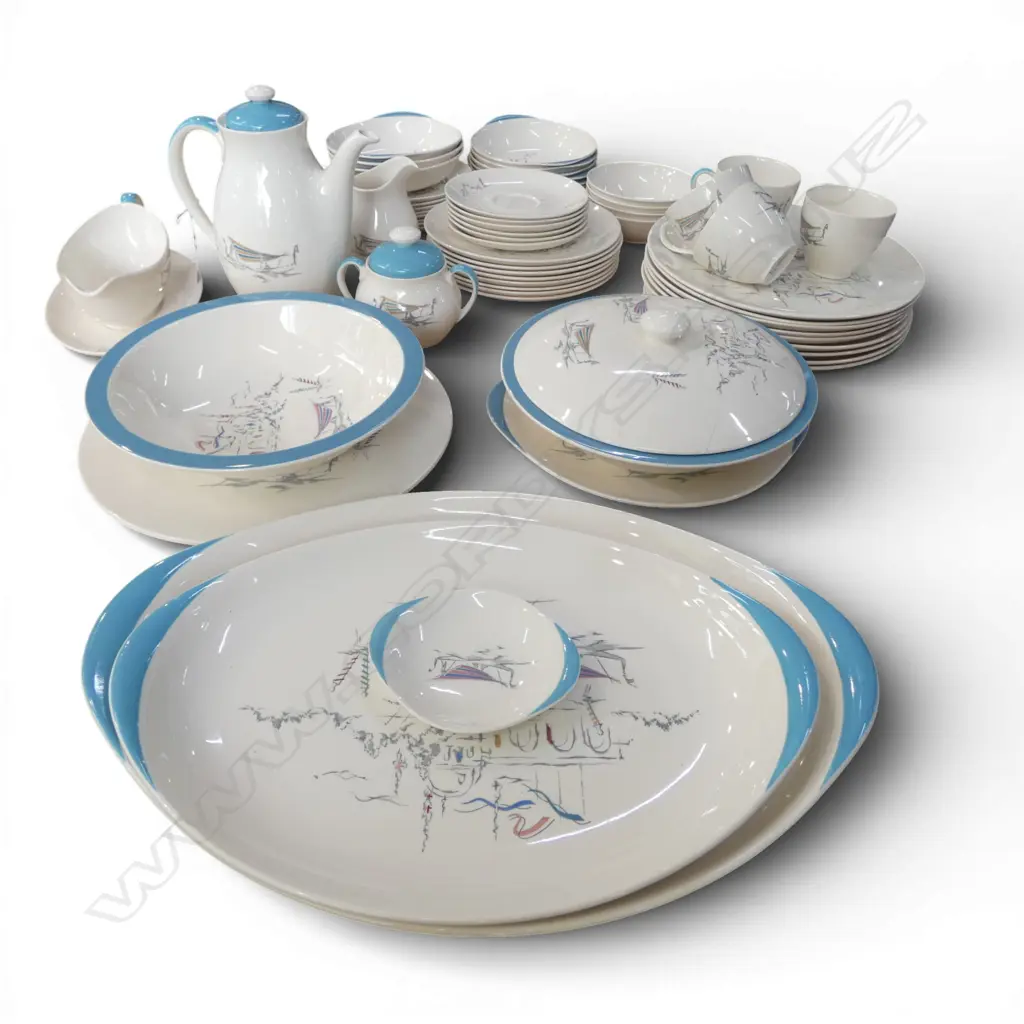 ROYAL DOULTON 'VENETIAN SCENES' DINNER SERVICE Image 1++