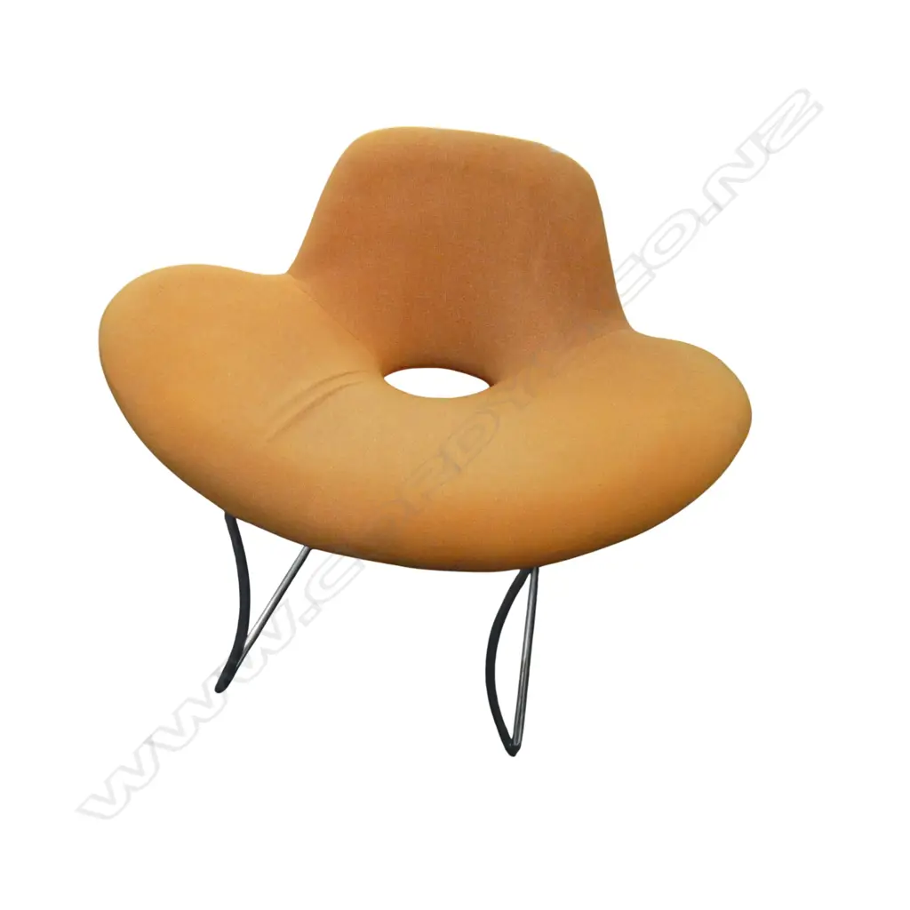 MODERN UPHOLSTERED CHAIR  Image 1++
