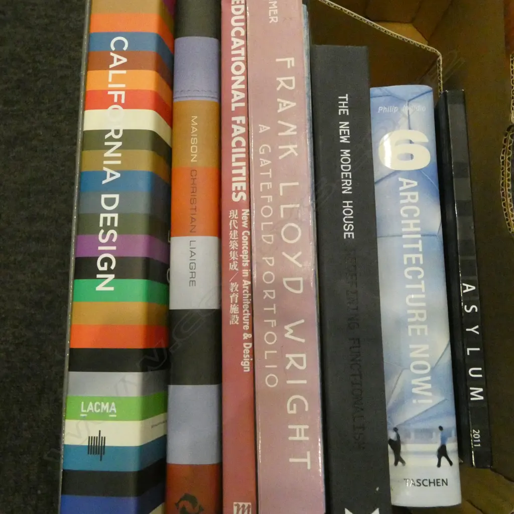 BOOKS; ARCHITECTURE INTEREST Image 1++