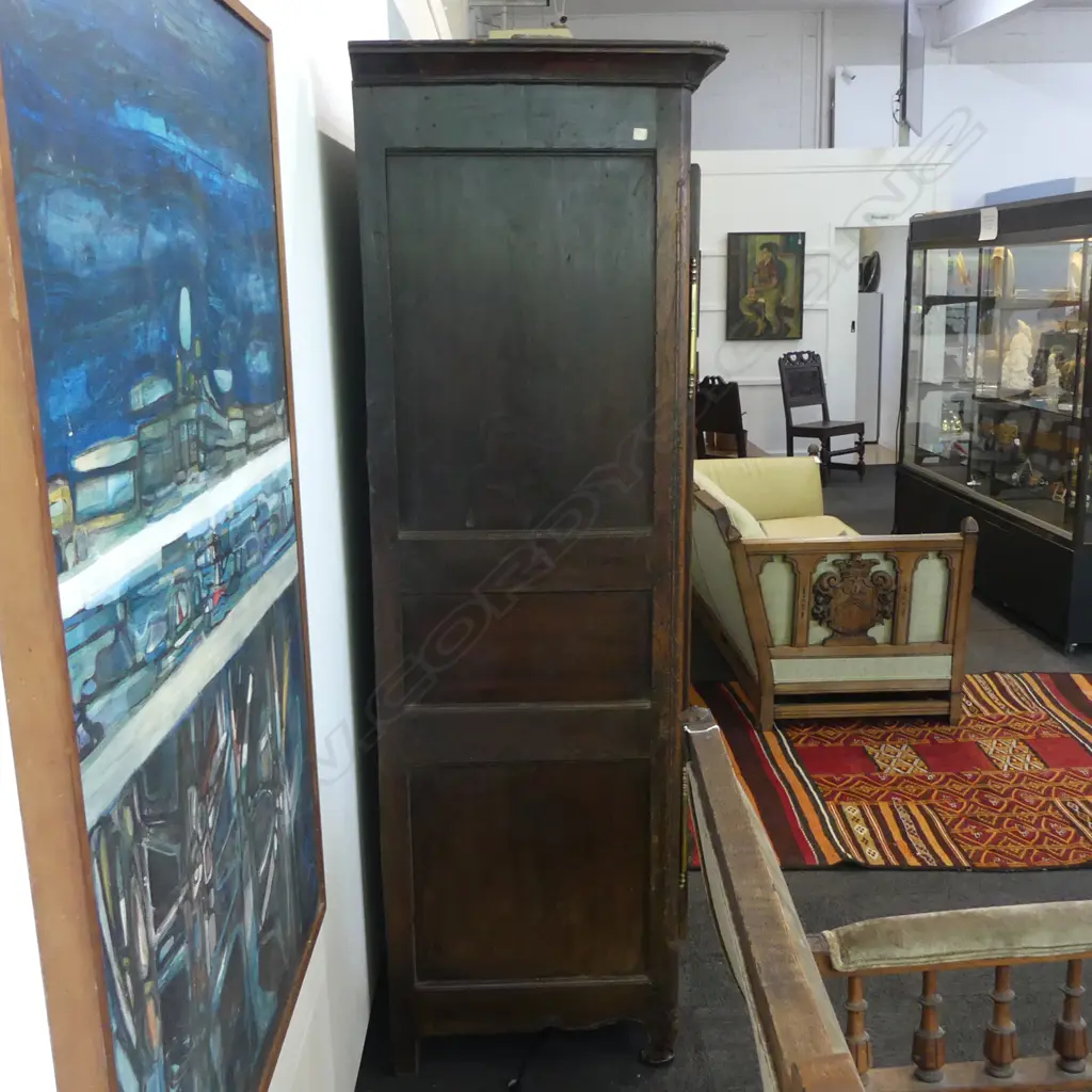 A good early 19thC French walnut armoire, Image 1++