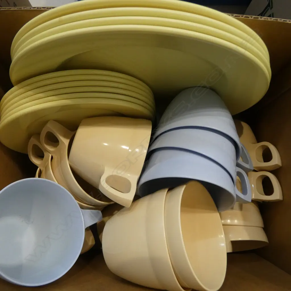 DURAWARE  PICNIC SET Image 1++