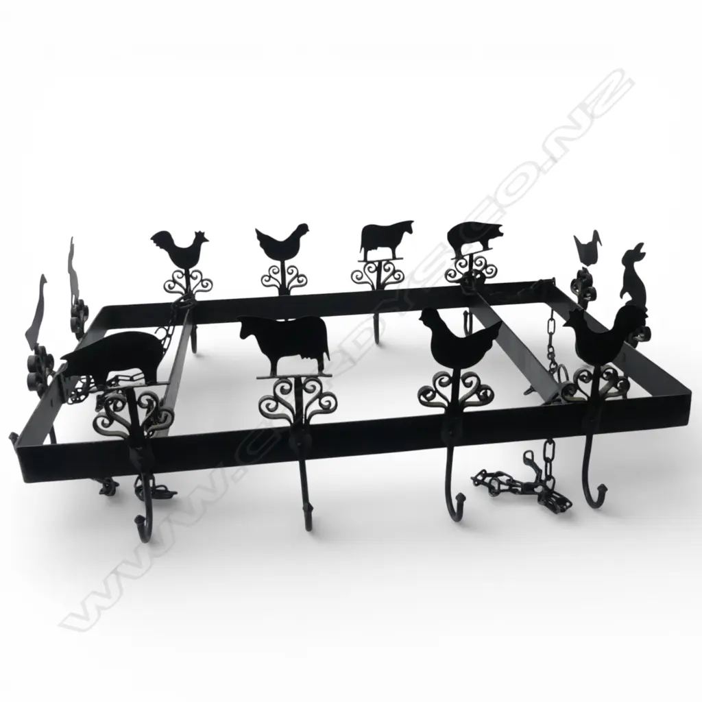 METAL POT WRACK w. ANIMAL CUT OUTS 650x410mm Image 1++