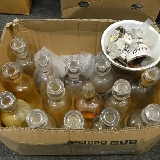 COLLECTION OF VINTAGE GLASS CHEMIST BOOTLES, LABELS & STOPPERS