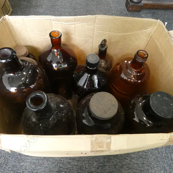 COLLECTION OF VINTAGE GLASS BOTTLES INCLUDING CHEMIST