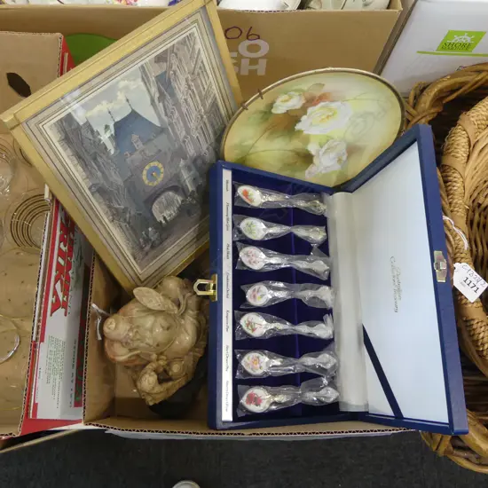 BOXED SOUVENIR SPOONS, FLORAL WALL PLATE, CARVED CHINESE SOAPSTONE FIGURE, TABLE CLOCK 