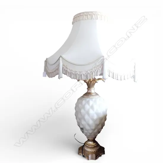 MODERN LARGE ITALIAN STYLE GLASS AND GILT METAL TABLE LAMP WITH PINEAPPLE BODY AND ELABORATE SHADE H,980mm