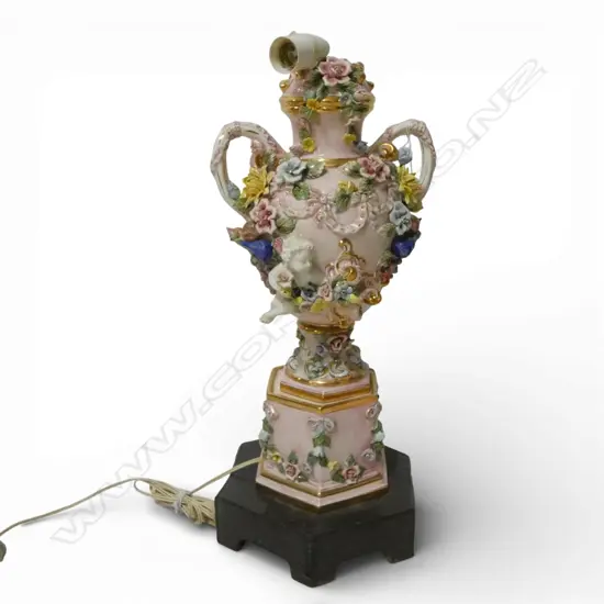 FANCY SOFT-PINK CERMAIC FLORAL-ENCRUSTED LAMP BASE, ON MARBLE STAND, WITH SHADE, H.600mm (lamp only)