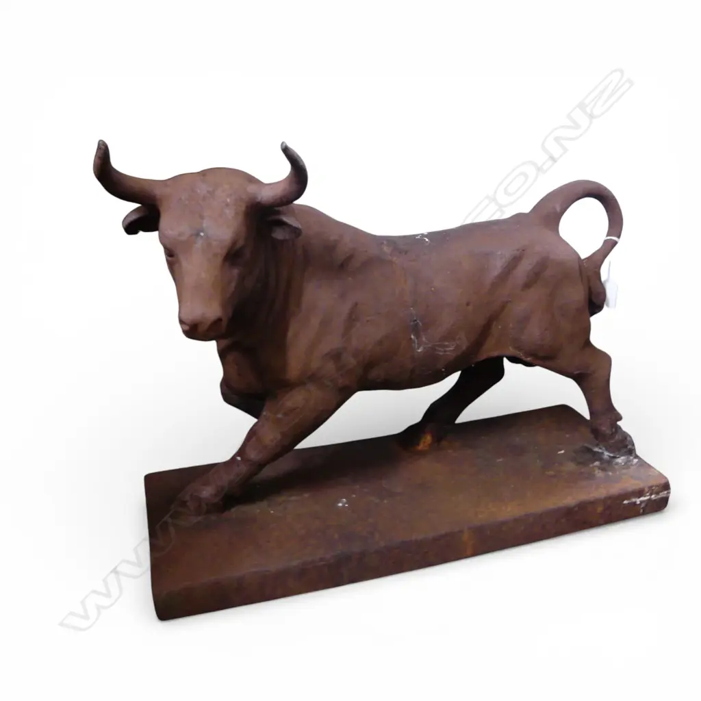 METAL BULL SCULPTURE EX CHELSEA FLOWER SHOW 2015 590x220x450mm Image 1++