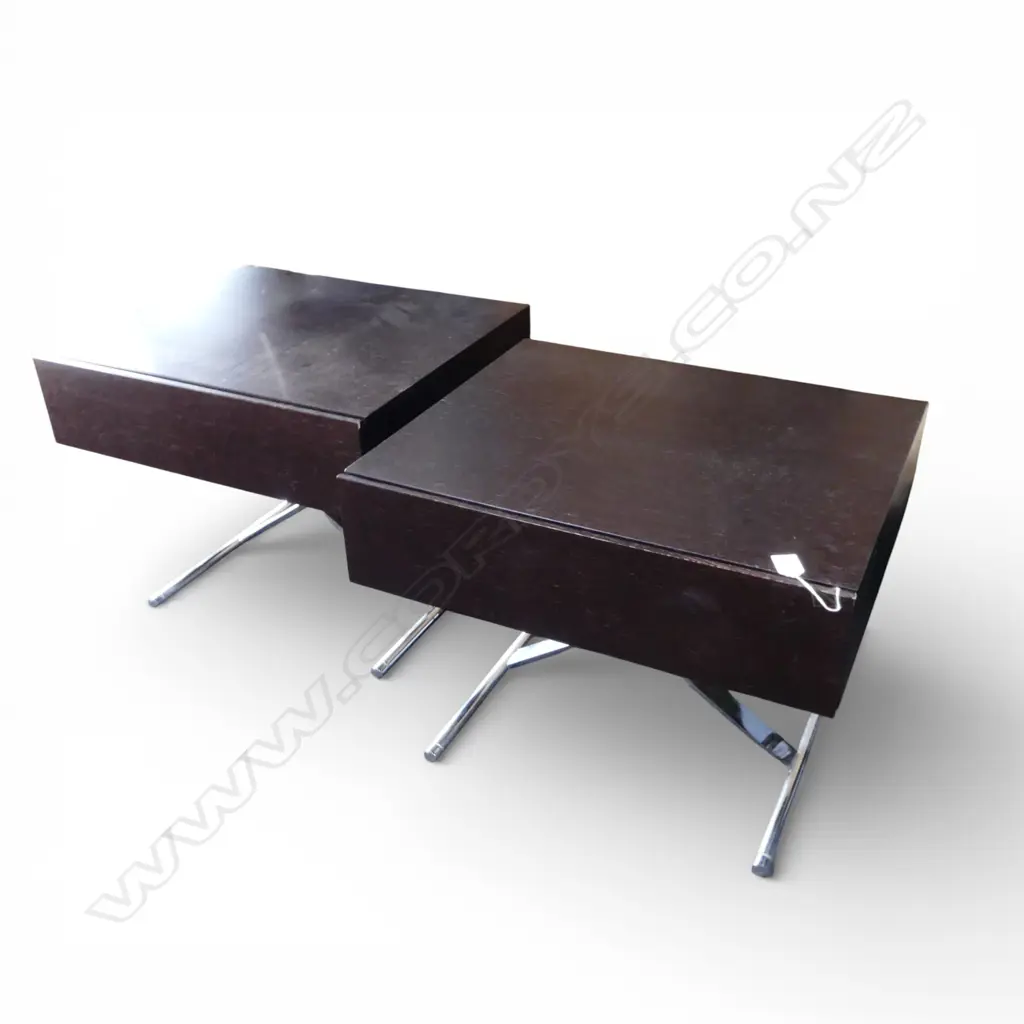 PR ITALIAN DESIGNER EBONISED BEDSIDE DRAWERS Image 1++