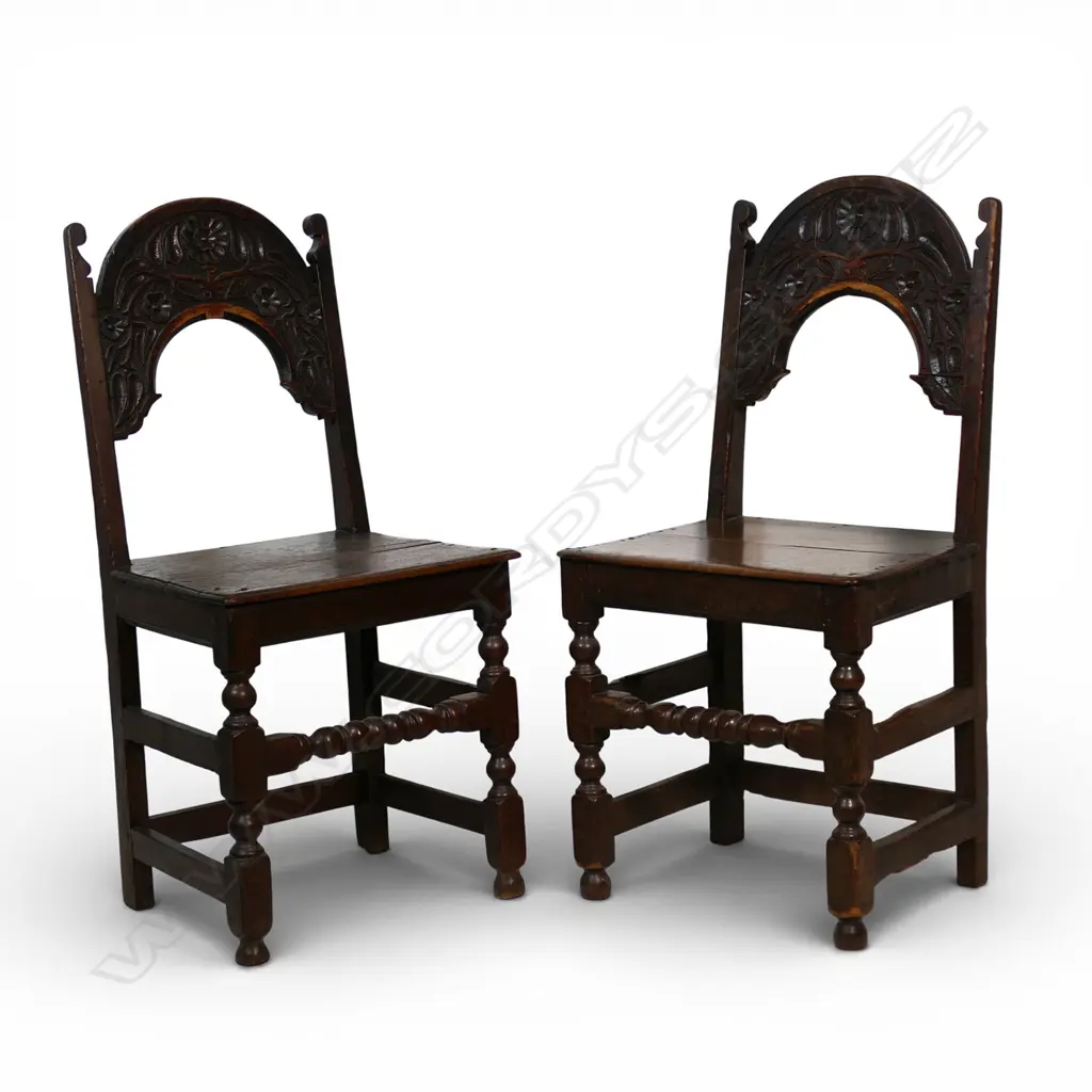 A pair of Georgian oak country house chairs, Image 1++