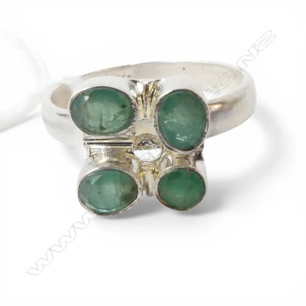 SILVER EMERALD RING SIZE Q Image 1++