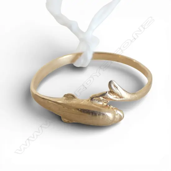9CT YG DOLPHIN RING SIZE N 1/2 1.1gms