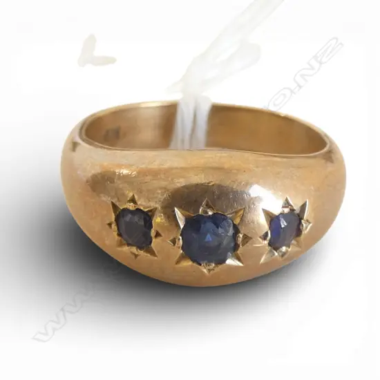 9ct ROSE GOLD 3 BLUE STONE RING dome top gypsy type 4.5gms SIZE N