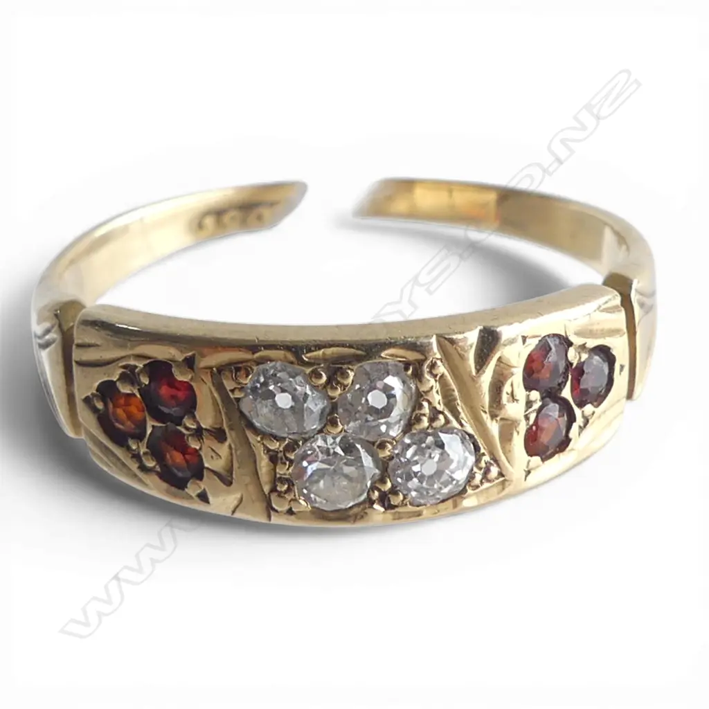 Early 20thC 18ct yellow GOLD GARNET & 4 DIAMOND RING valuation available 2.92gms SIZE O Image 1++