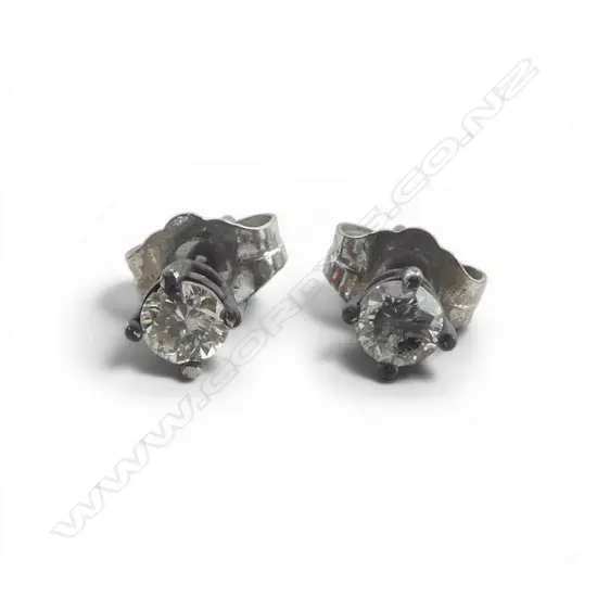 PR DIAMOND STUD & SILVER EARRINGS 0.23ct new old stock