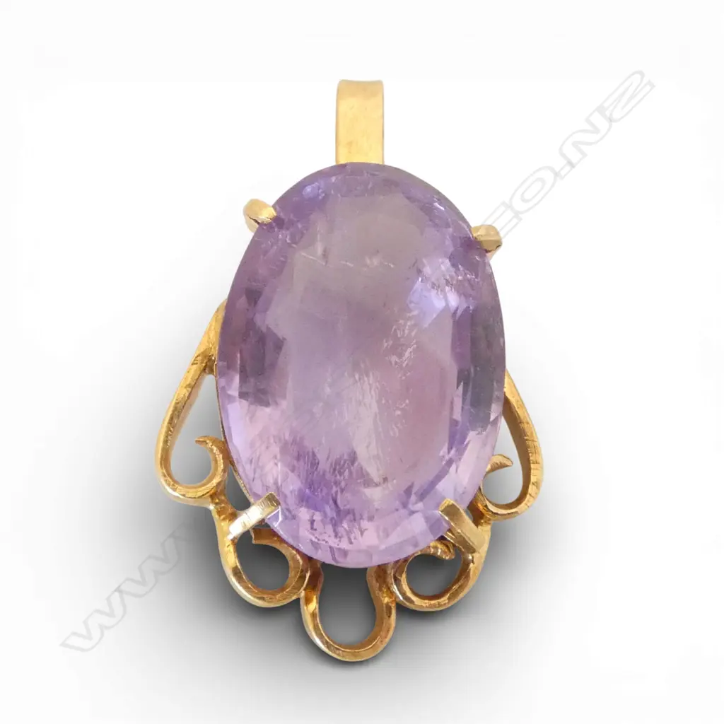 18CT YG AMETHYST PENDANT 8.58gms 32x20mm Image 1++