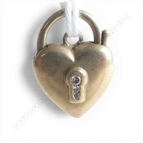 9ct yellow gold 3 diamond set padlock bracelet clasp. 3.29gms