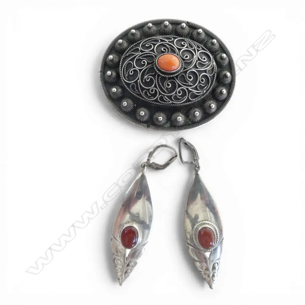 SILVER & CORAL BROOCH PENDANT & PR SILVER & CARNELIAN EARRINGS Image 1++