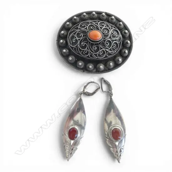 SILVER & CORAL BROOCH PENDANT & PR SILVER & CARNELIAN EARRINGS