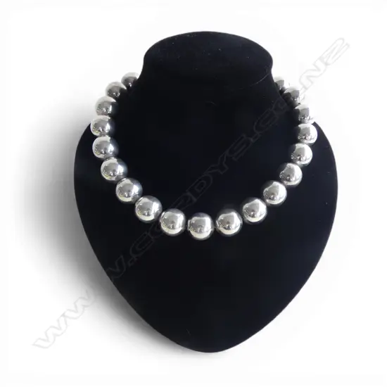 Heavy stg silver large uniform ball necklace Dia.18mm. L.460mm. 144gms