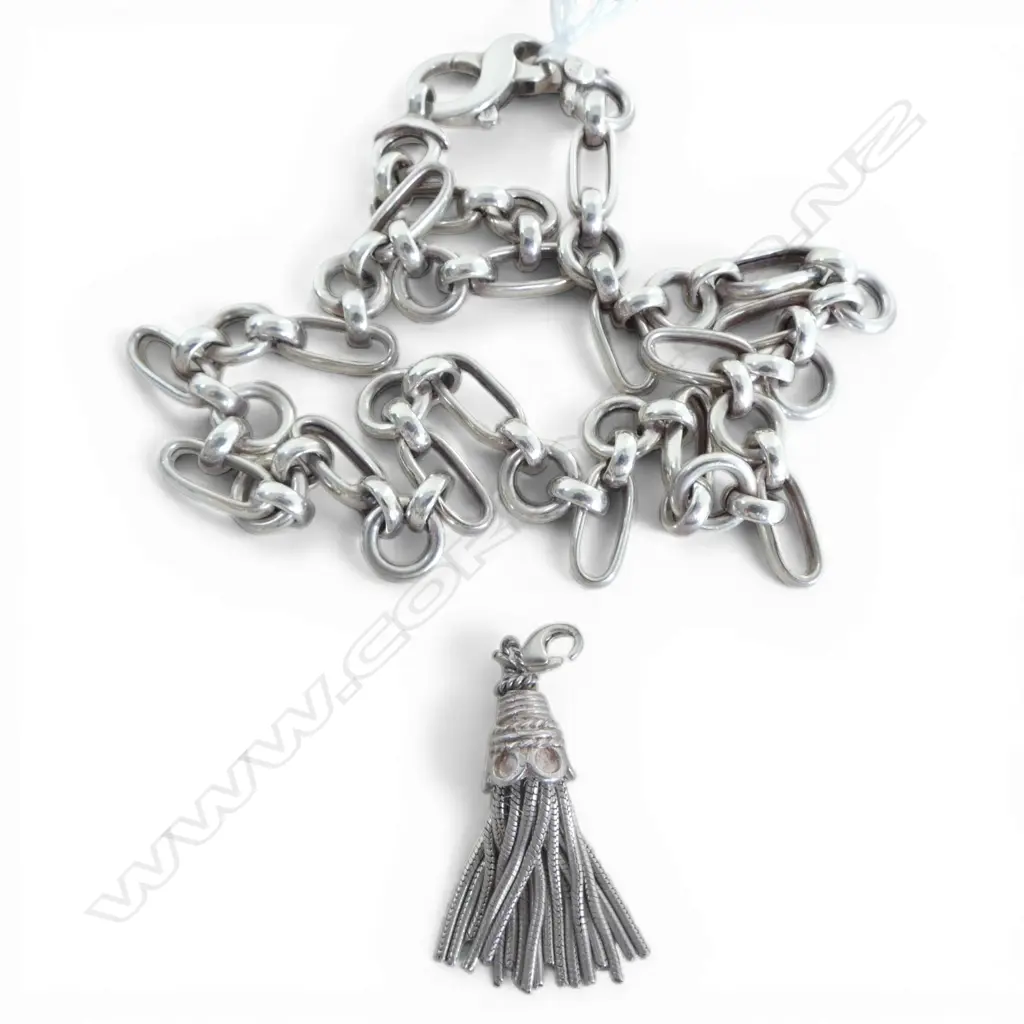 Stg silver Italian necklace with rail & circular links L.400mm. With silver tassel pendant. Sturdy clasp. 26.6gms Image 1++