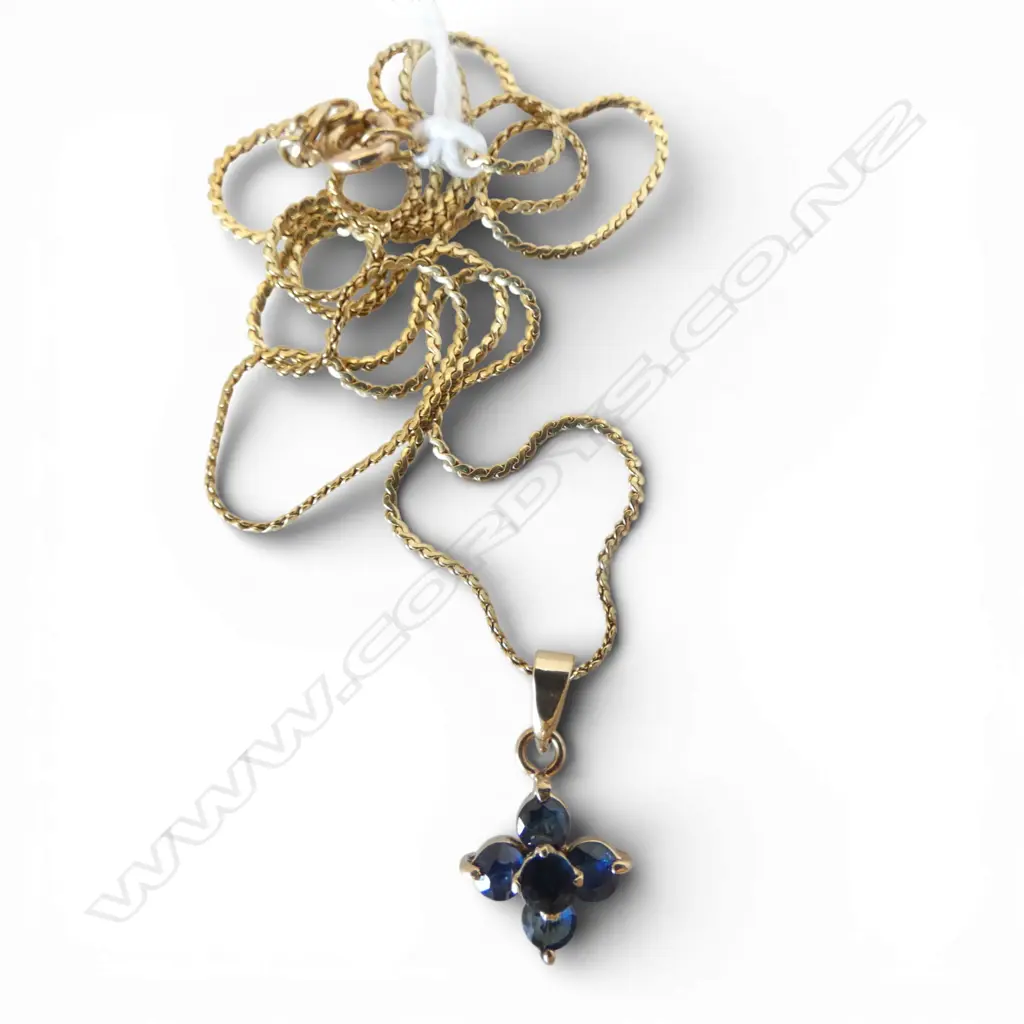 14ct GOLD CHAIN 2.40gms & 4 STONE SAPPHIRE PENDANT 0.93gms Image 1++